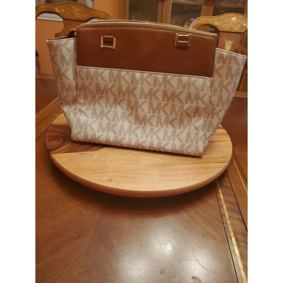 Michael Kors Hudson Signature Vanilla Acorn Leather Satchel Handbag Crossbody - Picture 10 of 14